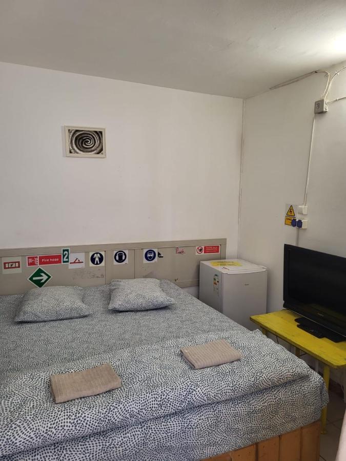 Gara De Nord-banat-4-you Hostel